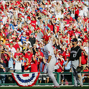 t1_1003_phils.fans_getty.jpg